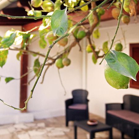 Sea Breeze Villa - Luna Apartment Бари Экстерьер фото