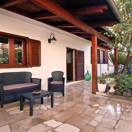 Sea Breeze Villa - Luna Apartment Бари Экстерьер фото