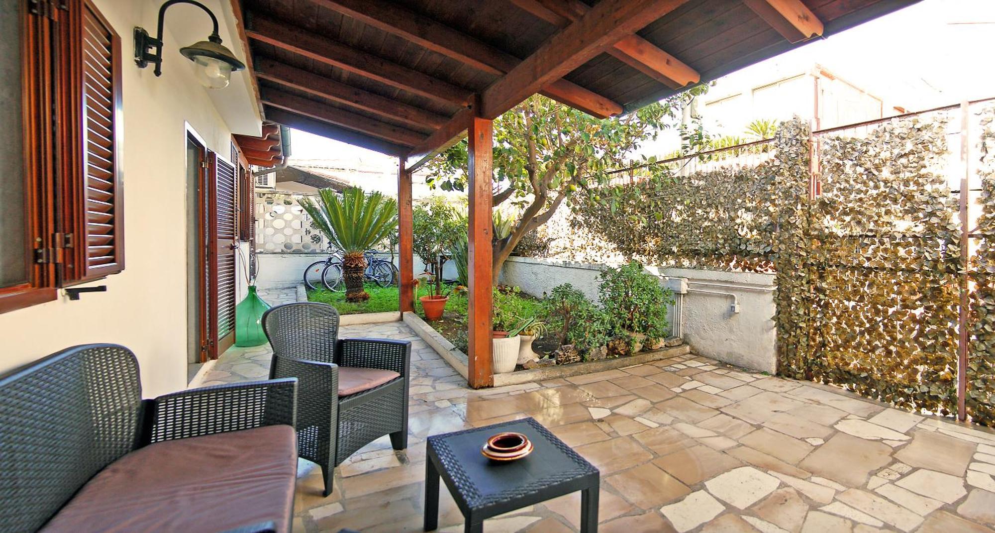 Sea Breeze Villa - Luna Apartment Бари Экстерьер фото
